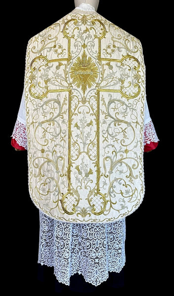 Sacré-Cœur Embroidered Set