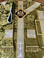 Pelican in Her Piety Semi-gothic LMS