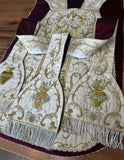 Sacré-Cœur Embroidered Set