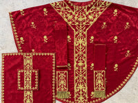 Floral Embroidered Gothic Revival Set - Sacra Domus Aurea