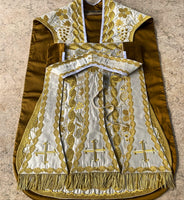 Roman Pianeta Embroidered Set - Sacra Domus Aurea